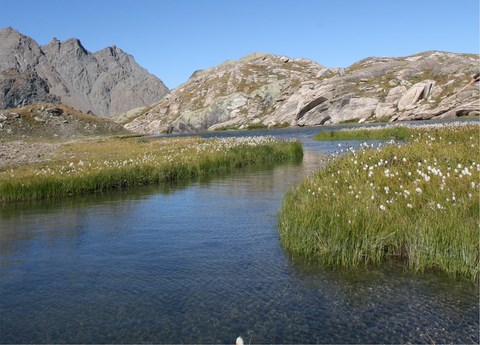 LAc Blancet, refuge de la blanche